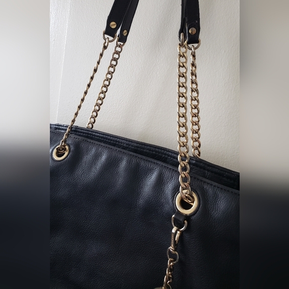 Michael Kors Black Leather Jet Set Gold Chain Shoulder Bag - Picture 3 of 8